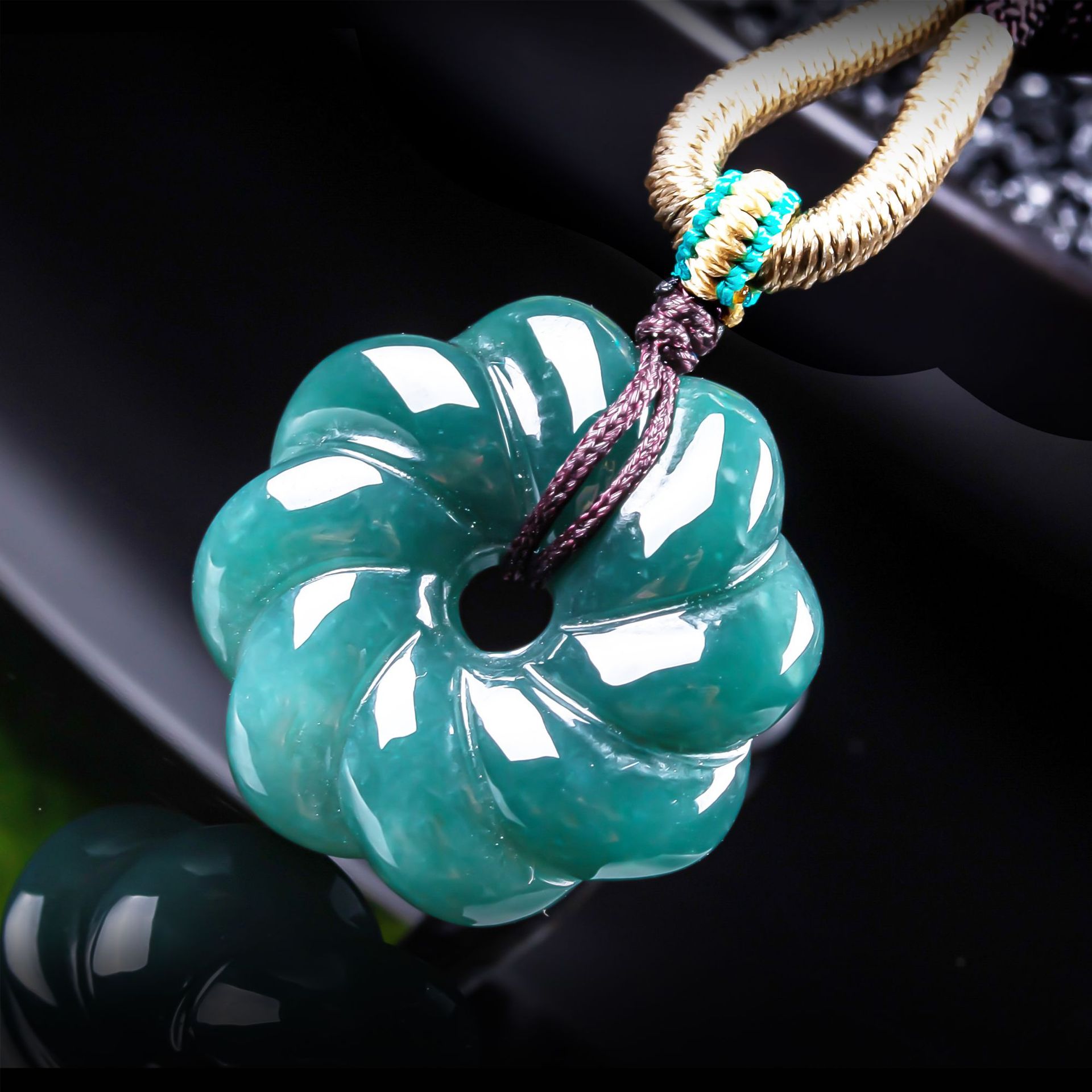 Women'S Accessories Jewelry - Doğal Birman Yeşim Taşı Çiçek Kolye
